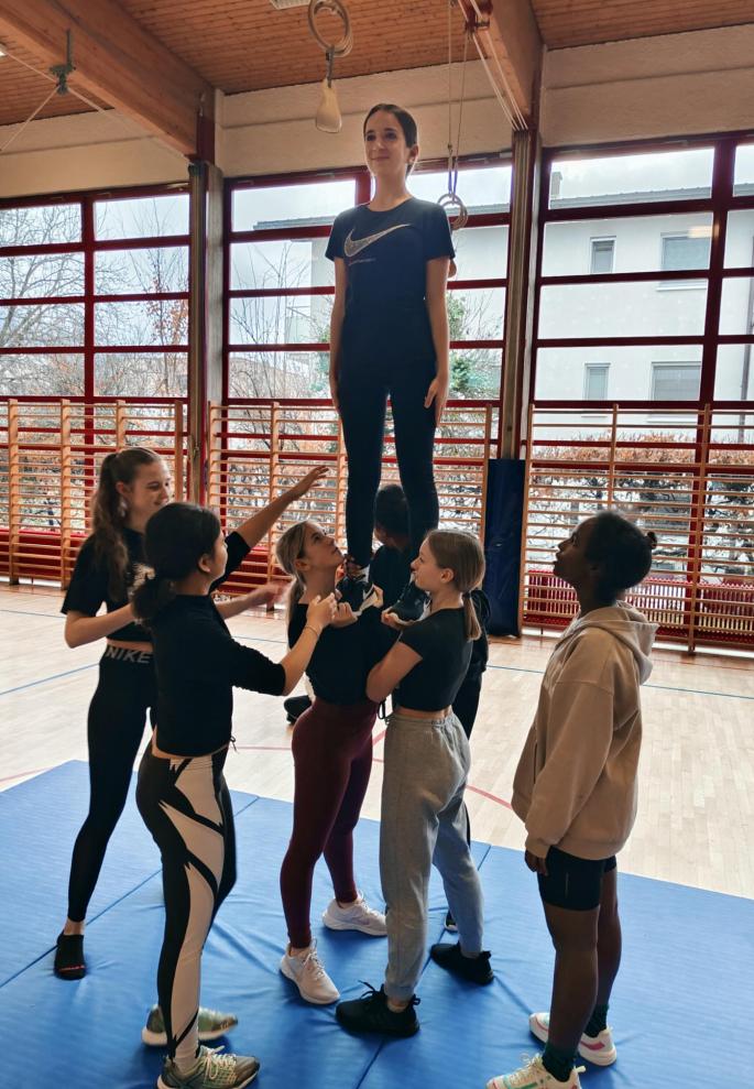 Pyramide Cheerleader